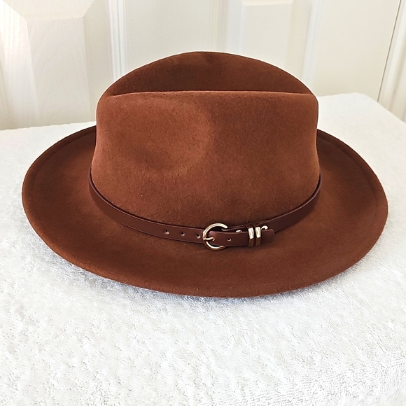 NWT Nordstrom Wool Felt Panama  Hat with Brown Belt/Gold Accent. One Size - Picture 1 of 14